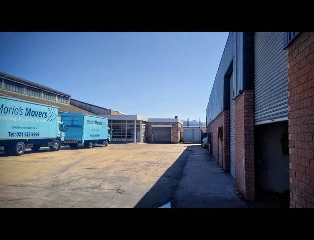300M² WAREHOUSE TO LET IN PAROW INDUSTRIAL